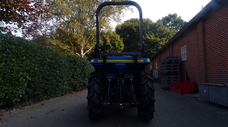 Iseki TU160 mit Frontlader ab 125 € pro Monat.